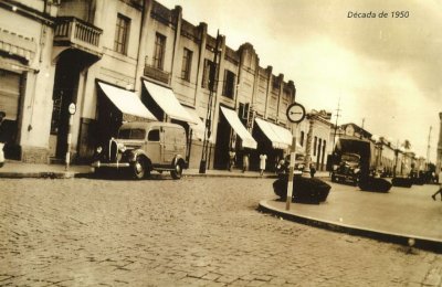 Rua José Bonifácio, esquina com Praça Rui Barbosa, em 1950